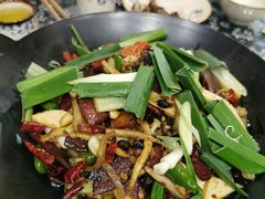 -黄桷树曹家私房菜(江与城店)