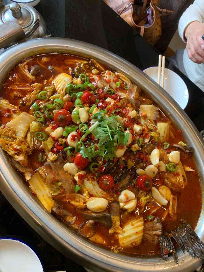 蜀山烤鱼(长白二街店)-"鱼还新鲜 味道一般 炭火很好 最关键的服.