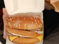 -麦当劳(上海虹桥站30B检票口楼上)