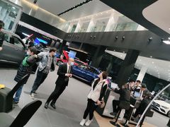 -奔驰上海利星(七宝店)
