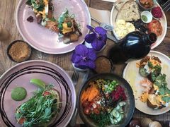 -FLOVIE FLORIST CAFE