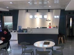 -宏宇眼镜蔡司依视路折扣店(兆佳眼镜城店)