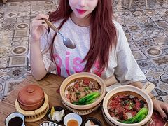 -煲仔皇腊味煲仔饭(经四万达店)