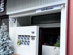 -Café Monson