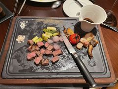 -恰餐厅及酒吧 CHAR Bar & Grill (北京丽都皇冠假日店)