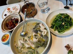 老坛酸菜鱼-洛缦音乐餐厅(工业展览馆万象城店)
