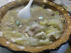 五花肉炖白菜-宝发园名菜馆