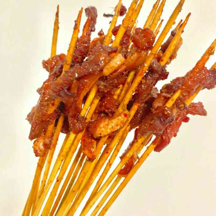 有蟑螂店里,店员用手打的.环境不好.