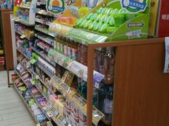 零售区-全家便利店(四平路六店)