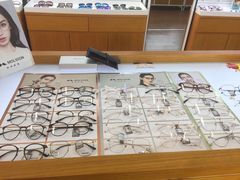 -视野联行眼镜•蔡司•依视路(温江店)