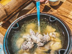 -老滇山寨•云南特色菜•地方菜•民族风情歌舞表演(金碧店)