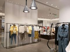 -URBAN REVIVO(上海中庚漫游城店)