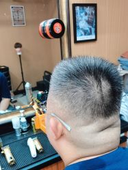 -纯剪男士理发馆·烫染专业店
