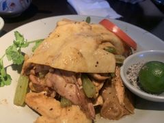 -大头虾越式风味餐厅(光明广场店)