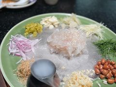 -得意咚瓜·顺德鱼生·冬瓜火锅(深圳首店)