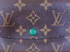 -爱革·洗衣改衣·洗鞋修鞋·洗包修包·奢侈品护理(宝地广场店)