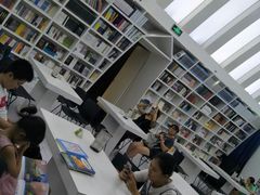 -钟书阁(松江泰晤士小镇店)