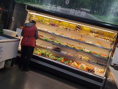 自助取餐区-万记麻辣烫国展总店