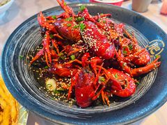 -肥肥虾庄·金牌油焖大虾(汉街SKP店)