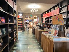 -钟书阁(松江泰晤士小镇店)