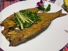 -香巴拉云南餐厅(华莱坞店)