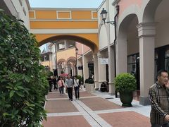 -佛罗伦萨小镇广佛名品奥特莱斯(疏港路店)