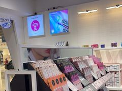 -4iNLOOK美瞳店(上海日月光中岛店)