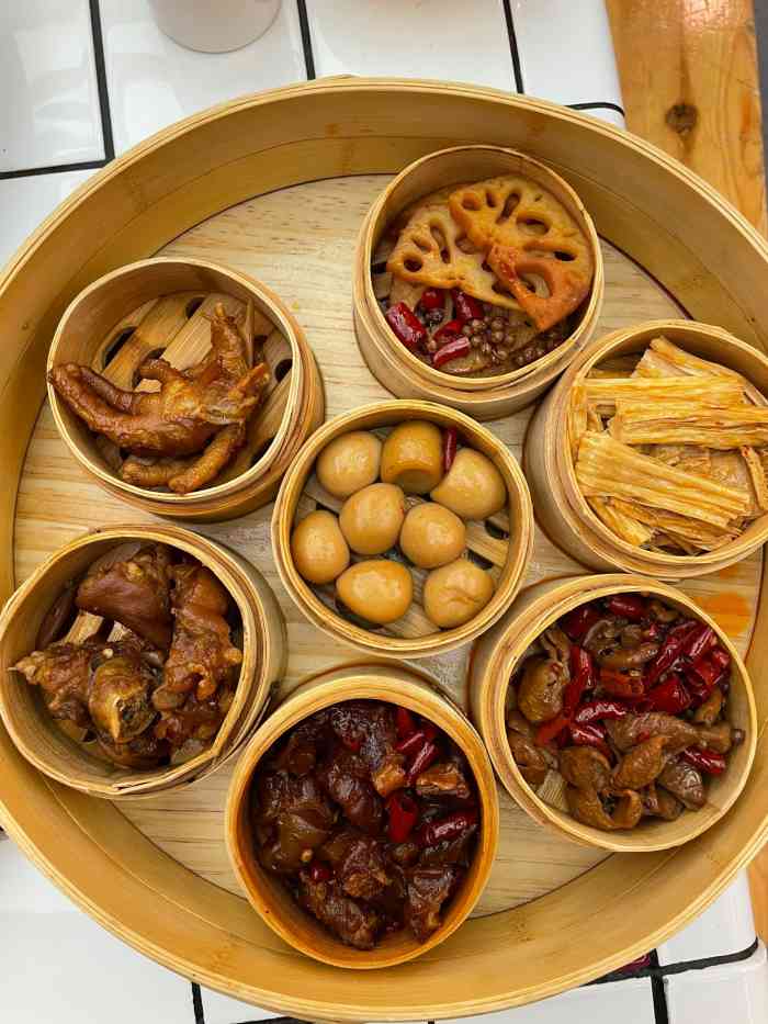 卤校长重庆火锅(银泰店)-"第一次吃卤味火锅,吃起来"没有想象中卤味.