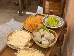 -旧街市鲜货老火锅(大光路店)