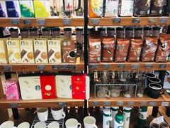 零售区-星巴克臻选(成都宽窄巷子店)