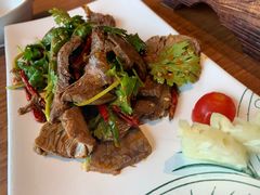 手撕美人椒牛肉-云海肴·汽锅鸡·云南菜(天山百盛优客店)