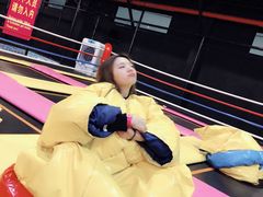-嘿哟动霸CHUA·新潮玩运动娱乐中心·蹦床滑冰团建乐园
