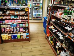 -全家便利店(桂平路店)