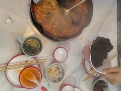 -毛辣果·贵州红酸汤牛肉火锅(西单店)