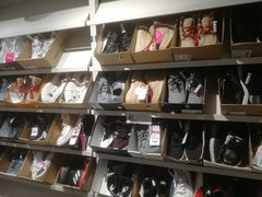 -唯品会(北京国瑞城店)