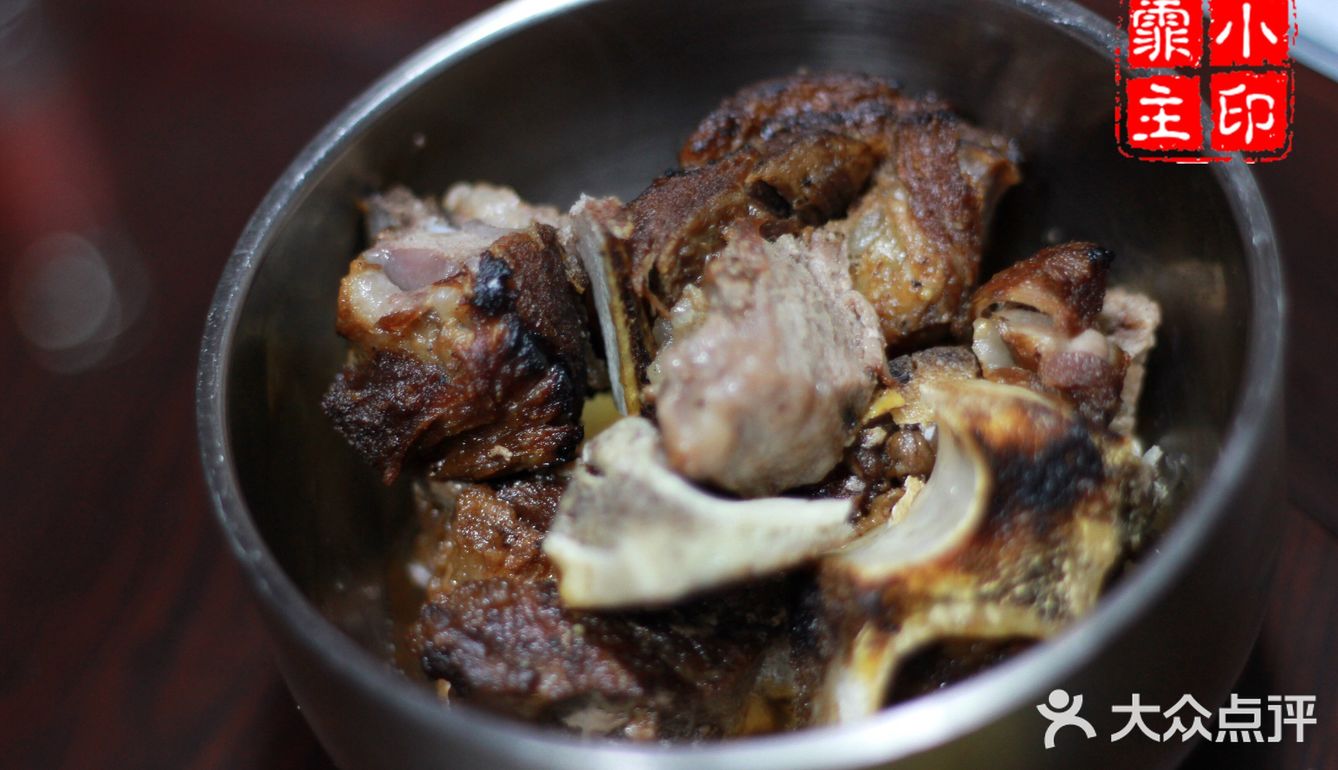 最爱啃骨头的吃货在家也有福气哦！