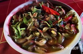 Holy Basil Stir-fried Clams