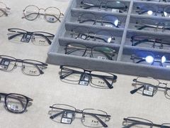 -罗伯特眼镜·蔡司官方授权(罗湖国贸店)