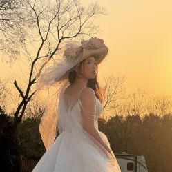 -雪中彩影婚纱摄影·微光艺术中心