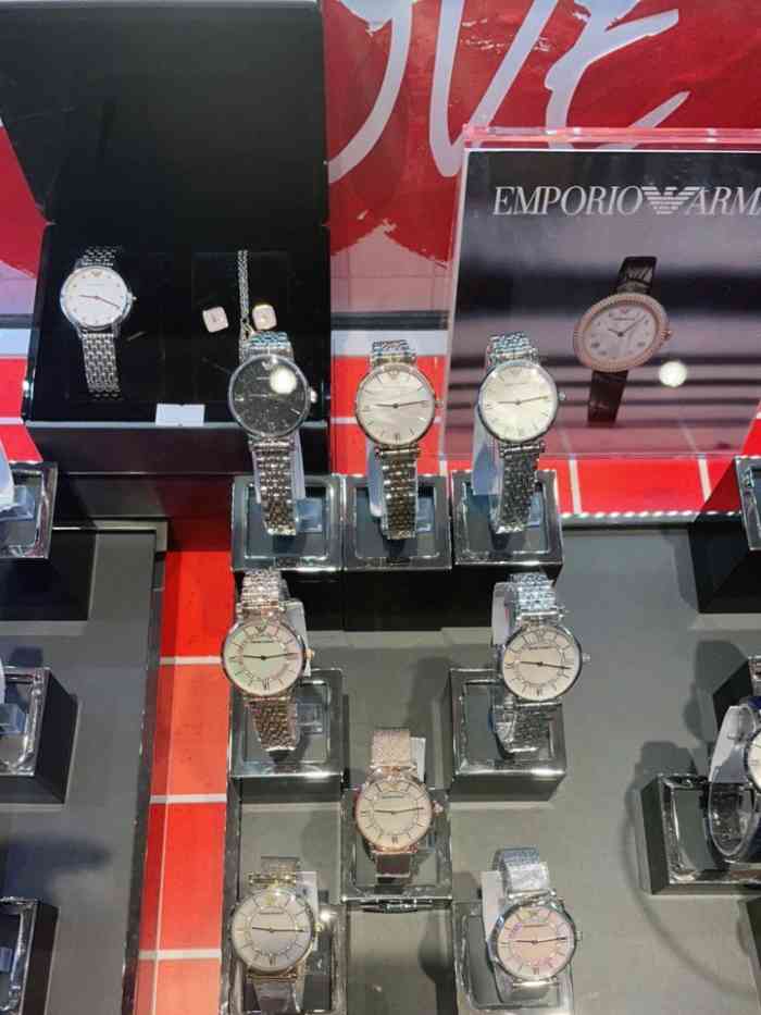 阿玛尼手表专柜(壹方城店)-"服务的小姐姐超级棒,买东西也方便,也好看