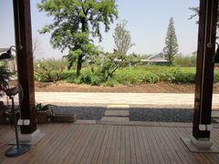 -田园东方蜜桃村的田野营地