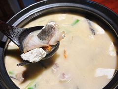 雪山鱼炖豆腐-炊烟餐厅