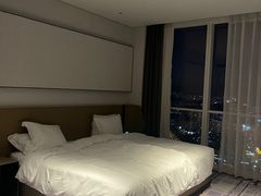 -大连星海皇冠假日酒店