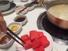 -洪氏嗨捞·广东猪肚鸡·椰子鸡火锅(西咸万象城店)