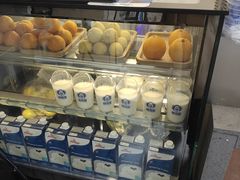面包甜点陈列柜-陈多多·豆腐奶茶(沙湾路店)