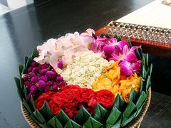 酒店2层spa中心外面的手工花卉非常精致-阿瓦尼河滨曼谷酒店