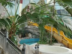 -龙脉温泉室内游泳馆