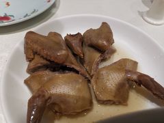 招牌肉松乳鸽-维园悦谱·海派家常菜(乌鲁木齐南路店)