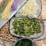 三个鸡蛋 八两饭