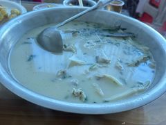 -雪湖煜辰鱼头老店(雪野湖店)